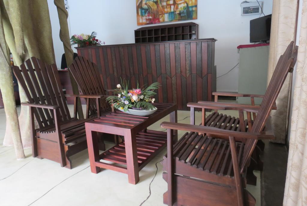Scandinavia Hotel Hikkaduwa Dış mekan fotoğraf