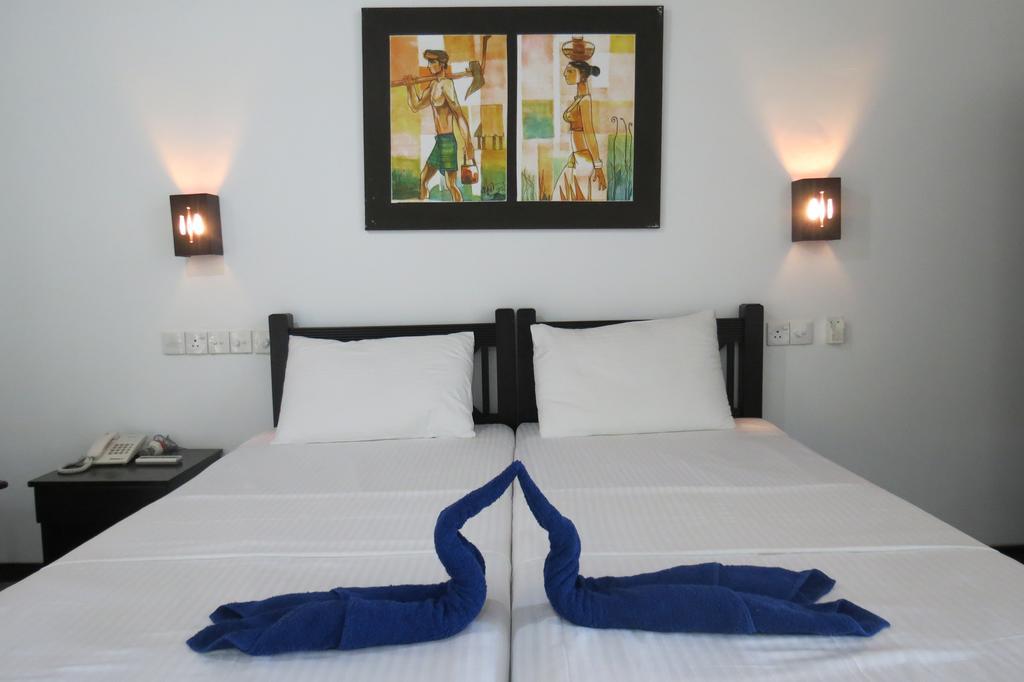 Scandinavia Hotel Hikkaduwa Dış mekan fotoğraf