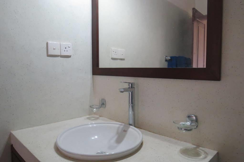 Scandinavia Hotel Hikkaduwa Dış mekan fotoğraf